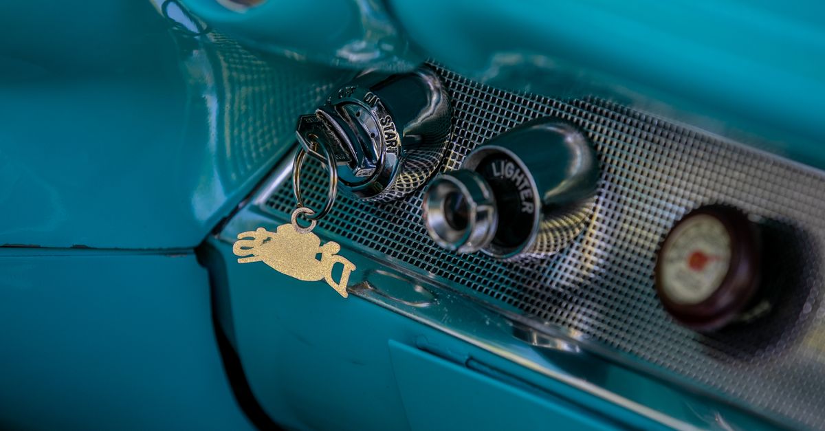 Hyundai car key fob — Venice Locksmith Corp