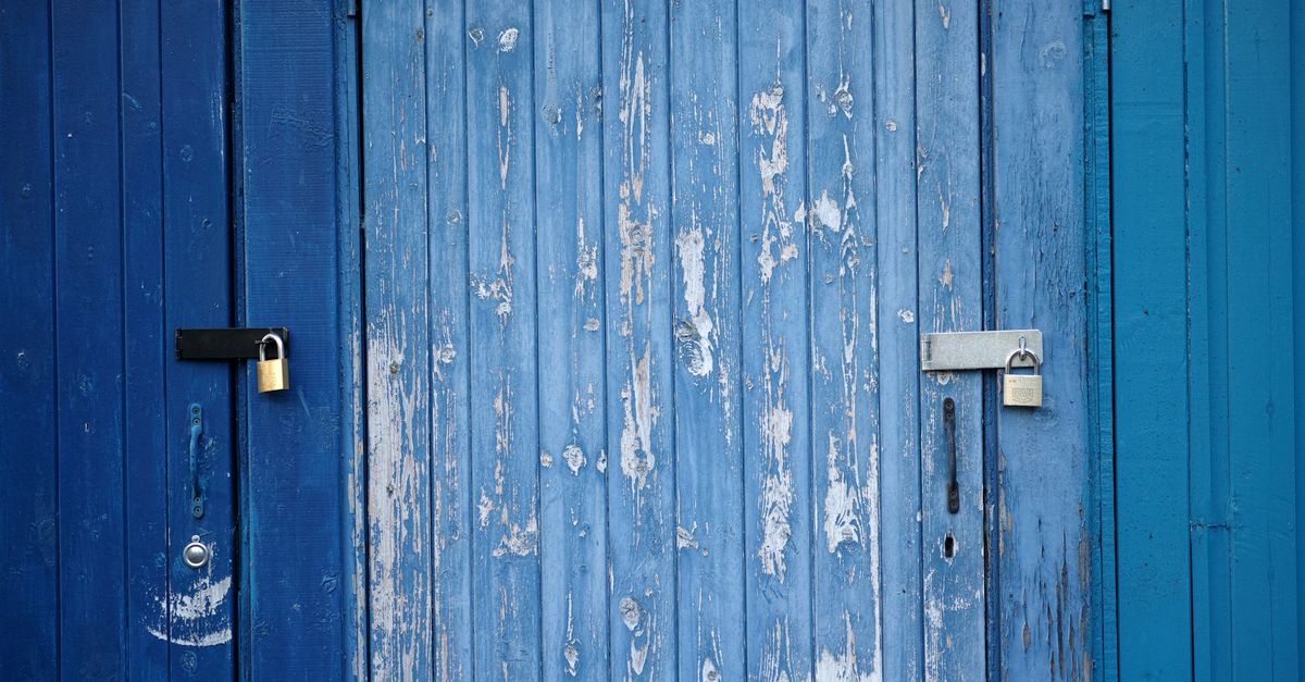 Fixing Salt-Air Corroded Locks Near Venice Beach — Venice Locksmith Corp